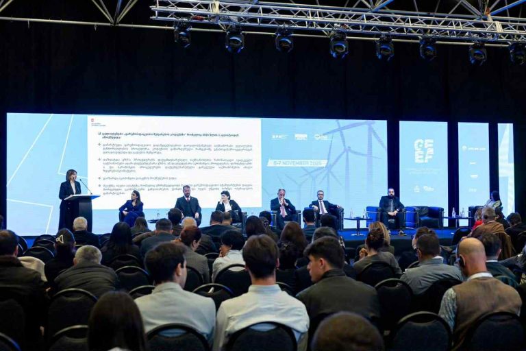 085a3bf0-7d12-4228-80dc-757ad680aa4a